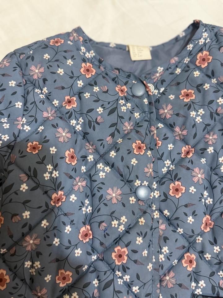 Стеганая куртка с цветочным принтом H&M