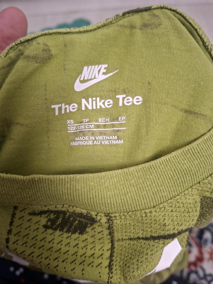 NIKA The Nike Tee