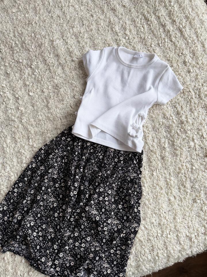 Zara комплект с футболкой и юбкой в цветочек
