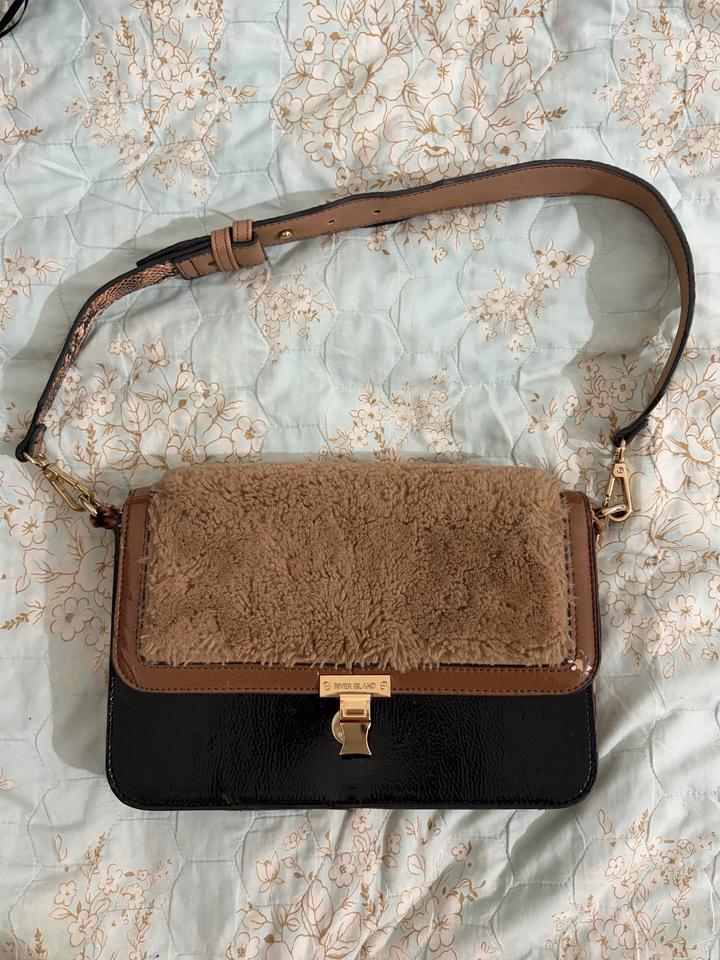 River Island