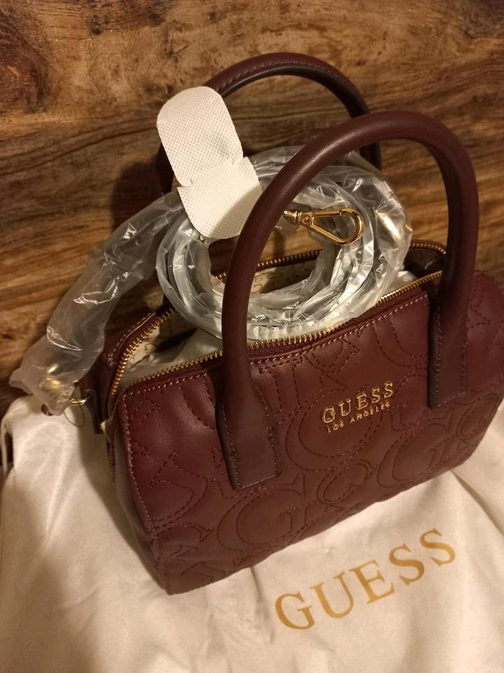 Новая сумка "бочонок" GUESS Berkton Barrel Satchel (Оригинал)