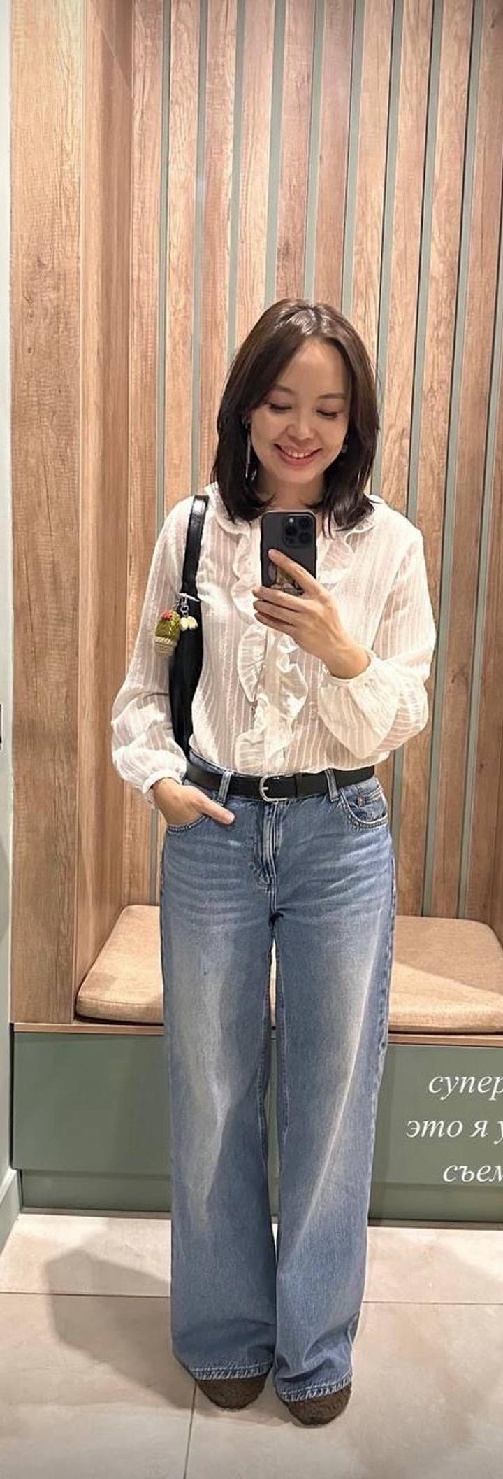 Блуза Stradivarius с рюшами