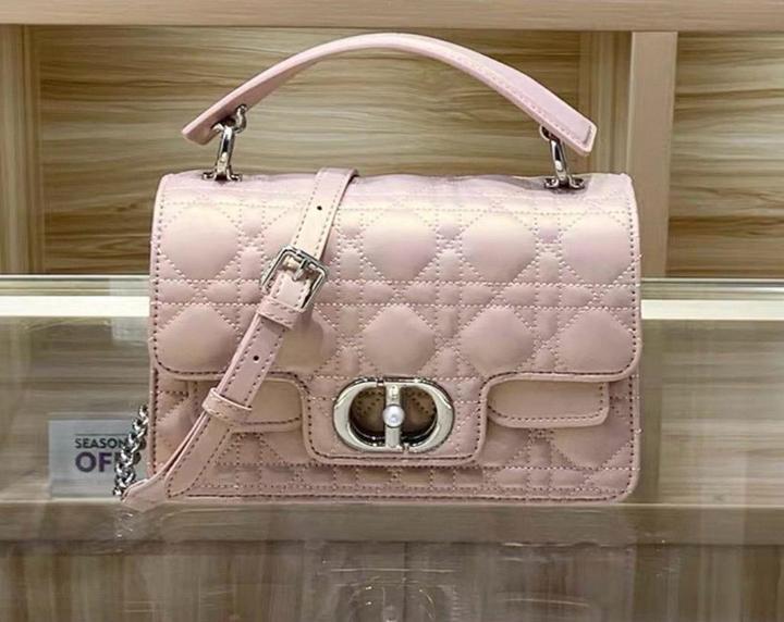 Сумка в стиле DIOR