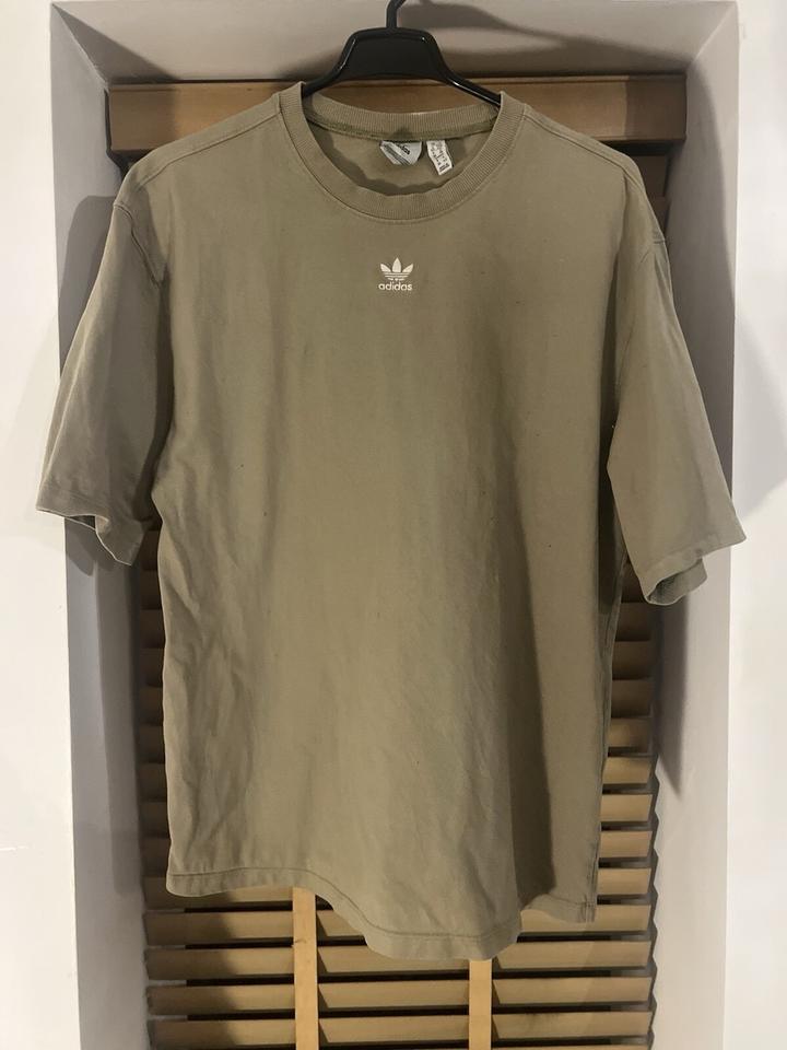 Футболка adidas хаки