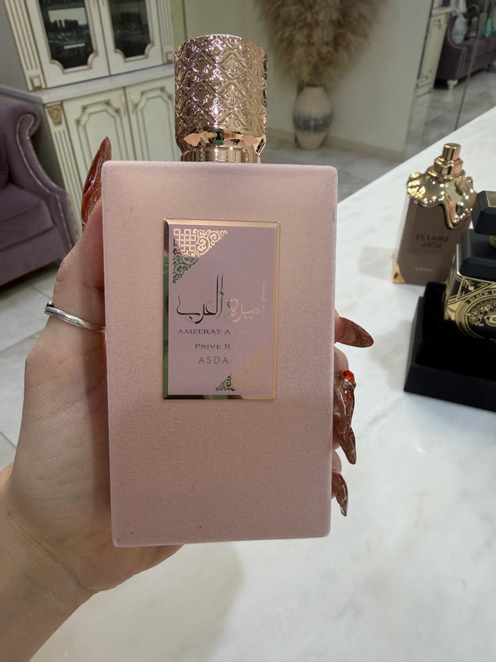Lattafa Парфюмерная вода Ameerat Al Arab Prive Rose