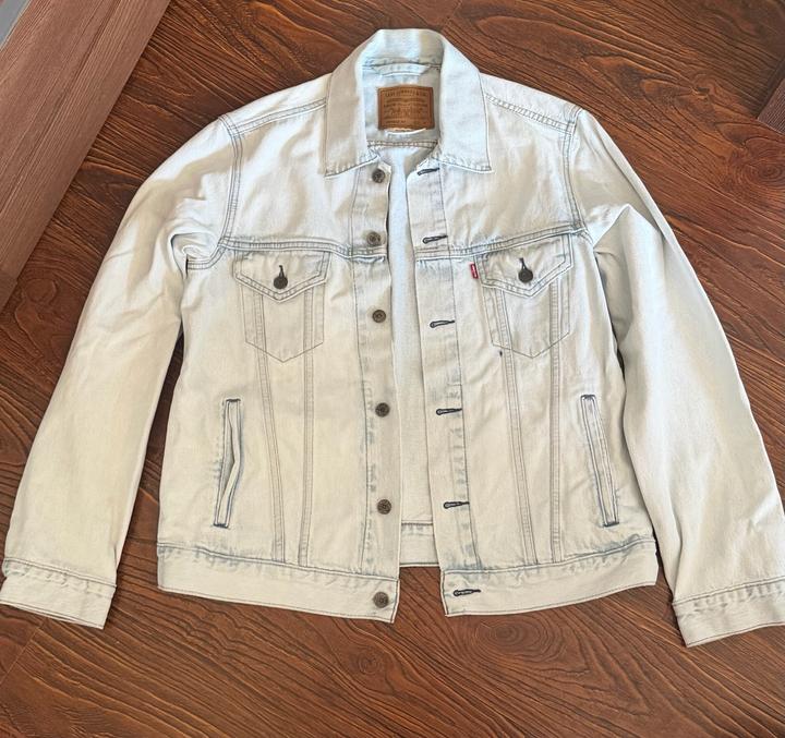 Levi's