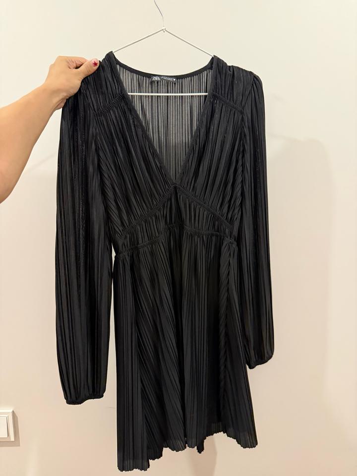 Плиссированное платье ZARA