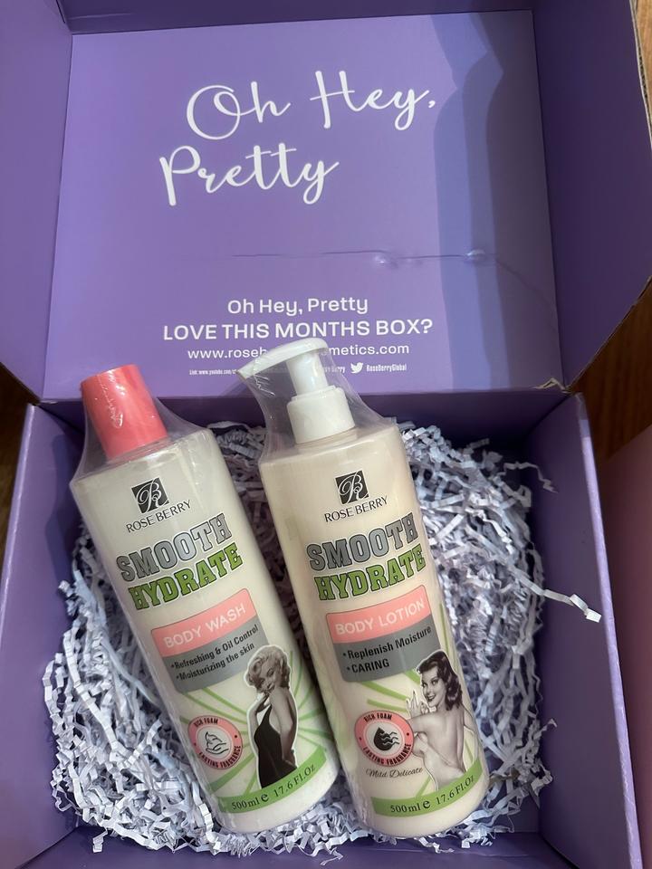 Набор Rose Berry гель для душа+ лосьон с Дубая новые!