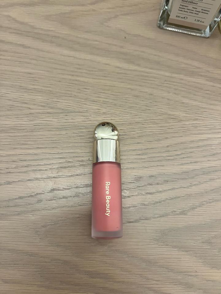 Rare Beauty жидкие румяна