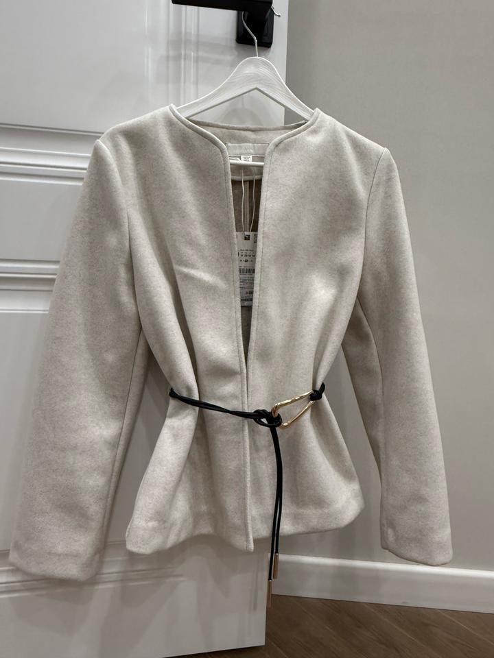 Жакет с поясом от Zara