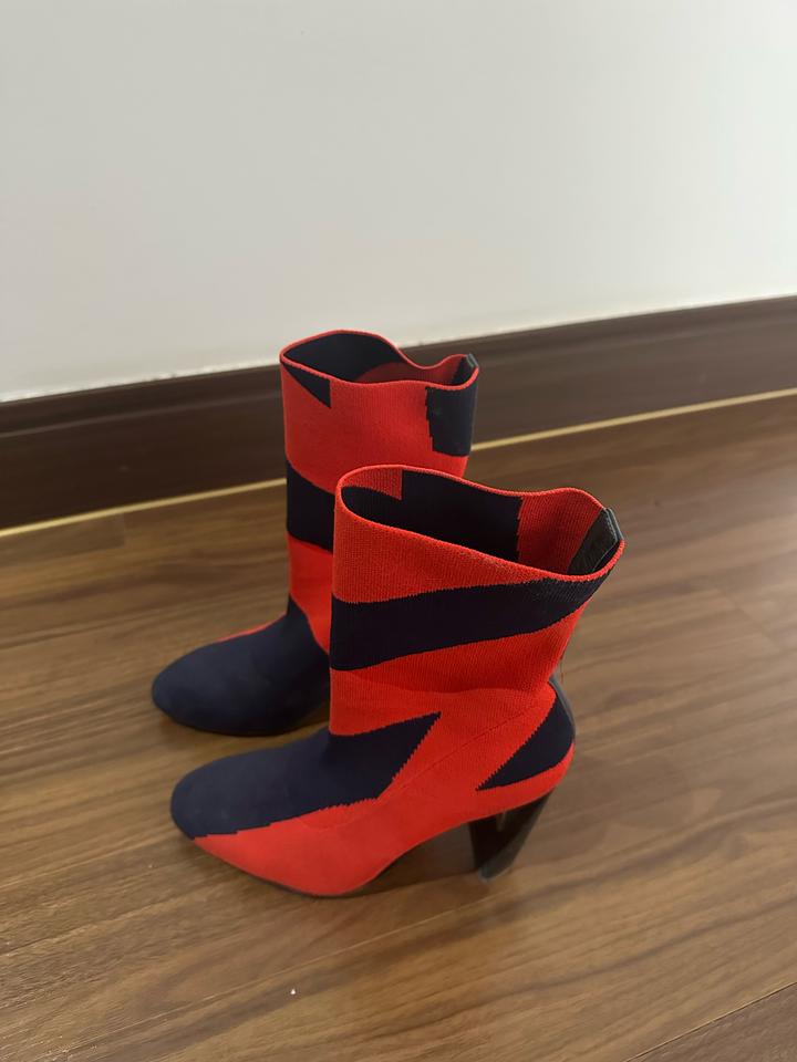 United Nude