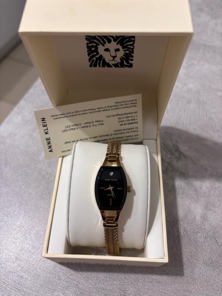 Женские часы Anne Klein