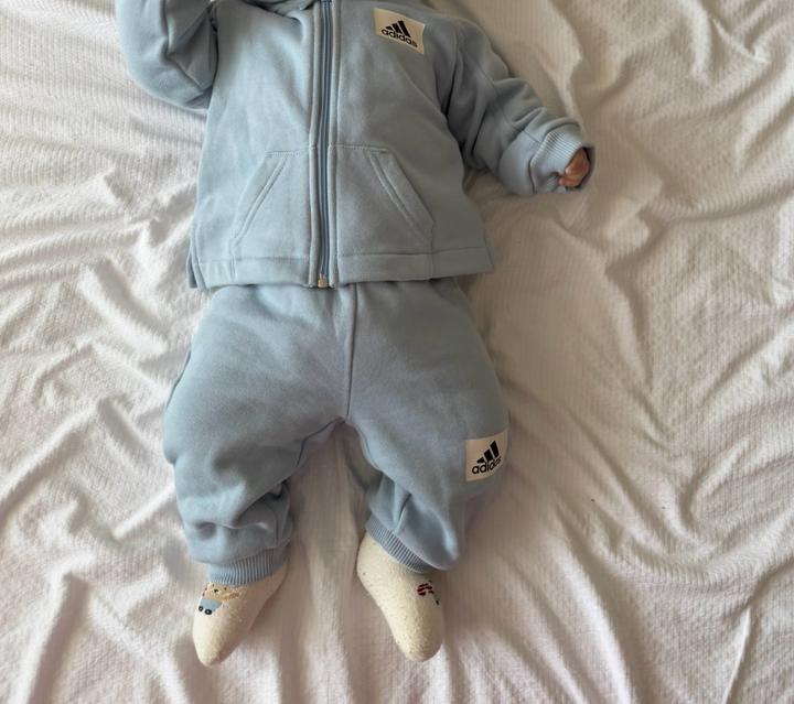 Спортивный костюм adidas