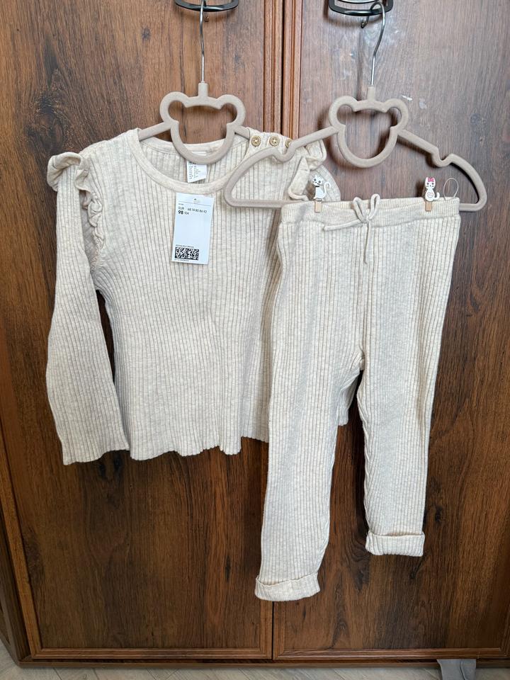 H&M детский костюм в рубчик вязанный