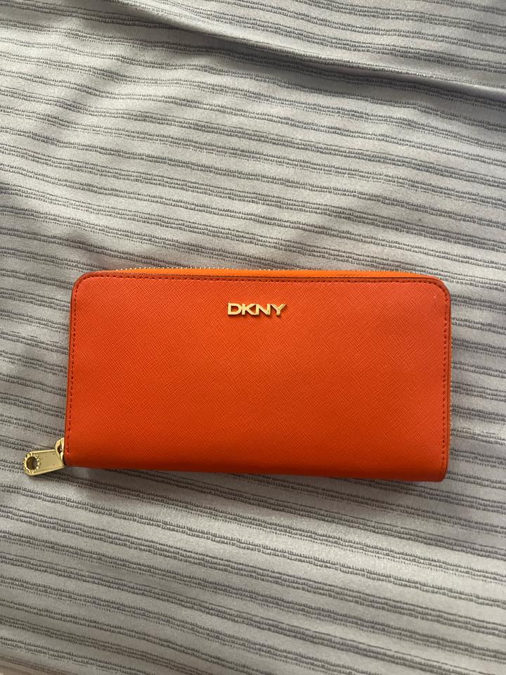 DKNY
