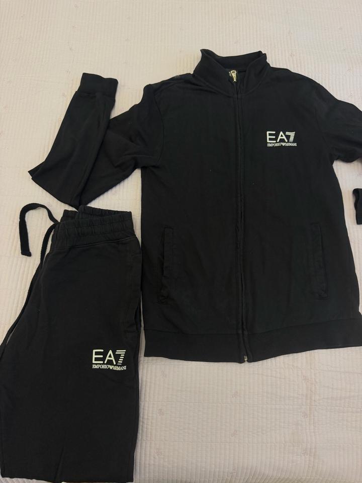 Спортивный костюм EA7 Emporio Armani