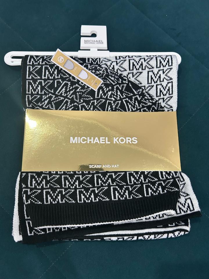 Michael Kors комплект шапка и шарф