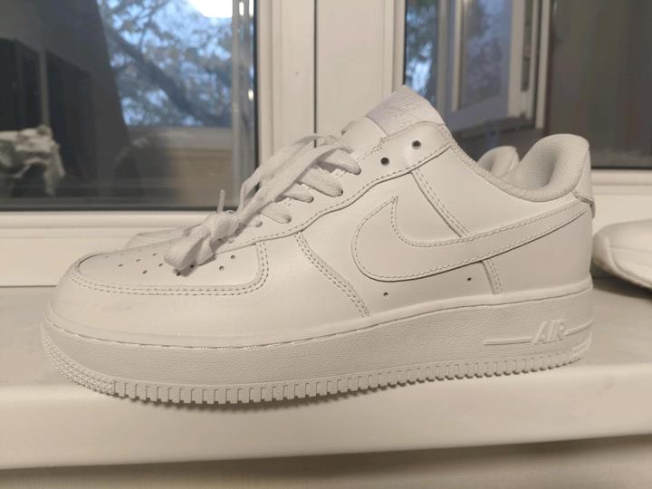 Белые кросовки Nike