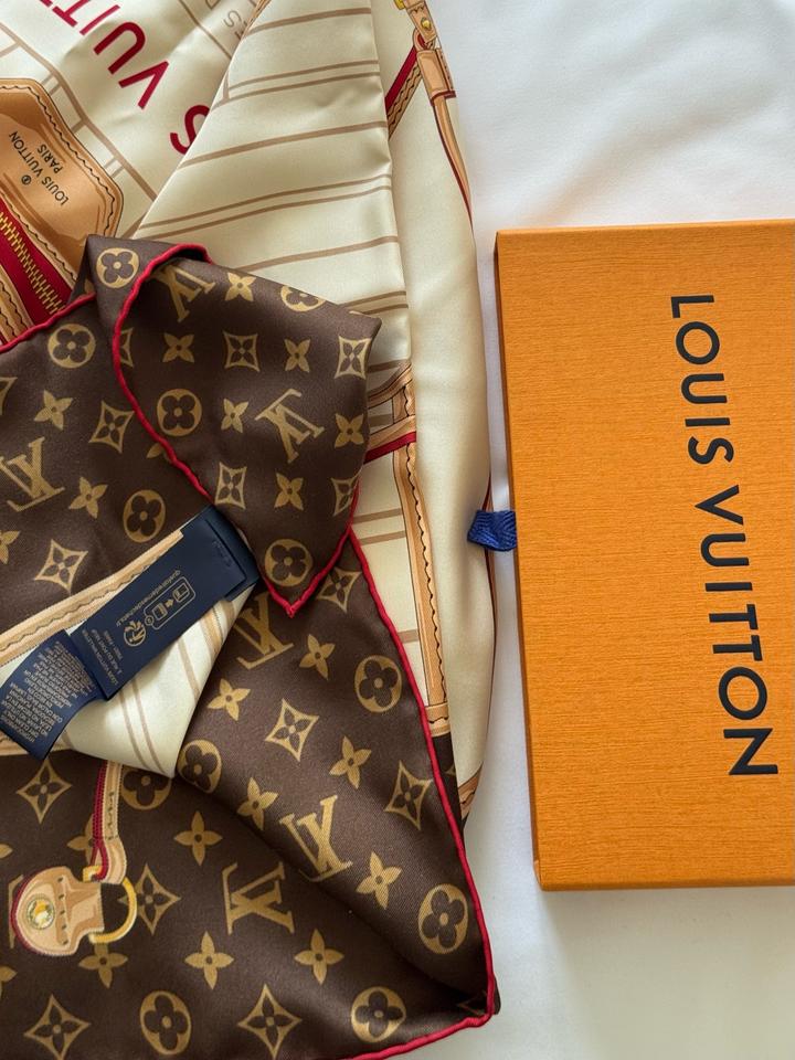 Louis Vuitton шелковый платок