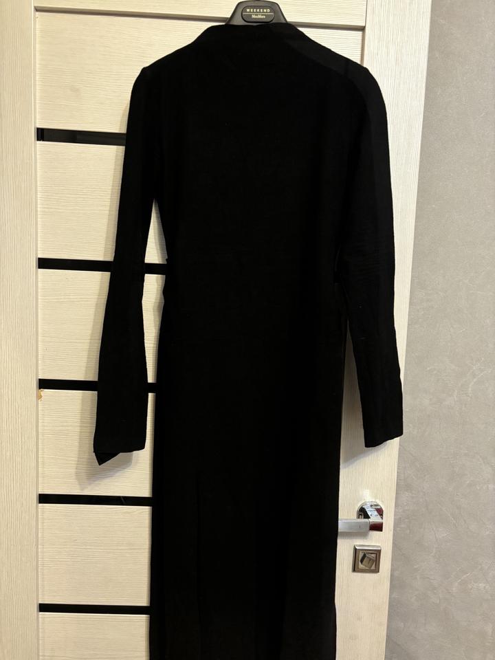 Черное платье Zara.
