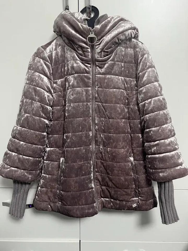 DKNY
