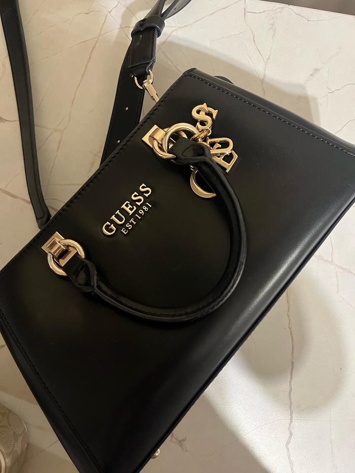 Сумка Guess