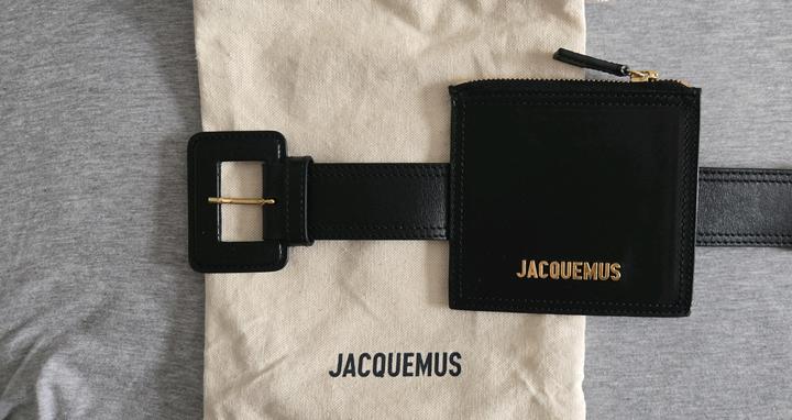 JACQUEMUS Le Porte Carte Rond Carré Belt Wallet