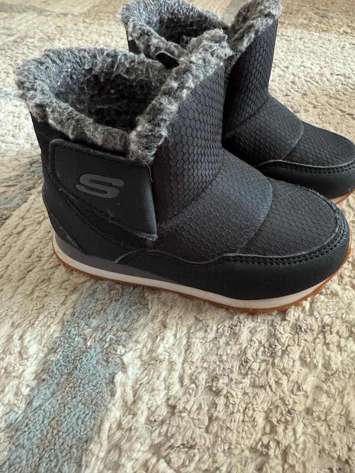 Skechers
