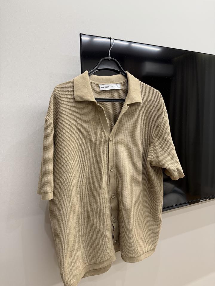 Bershka футболка