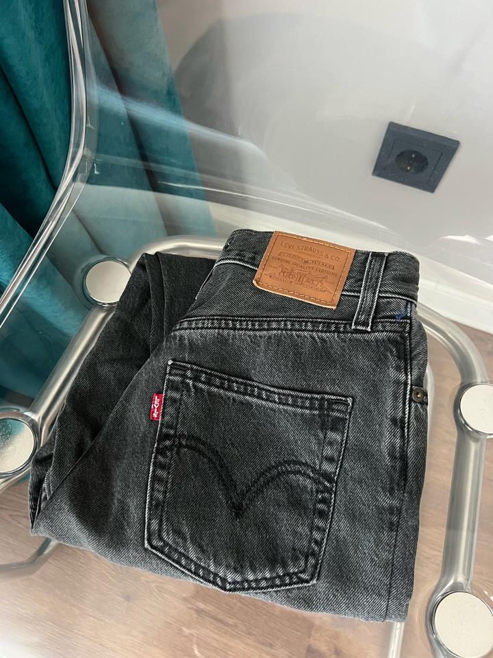 Levi's