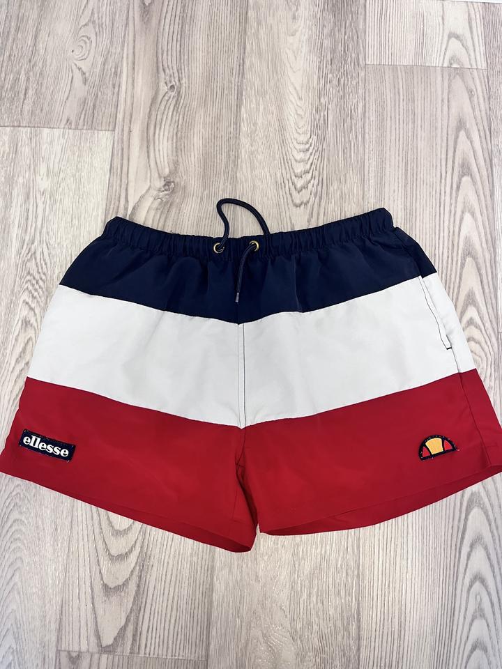 ellesse
