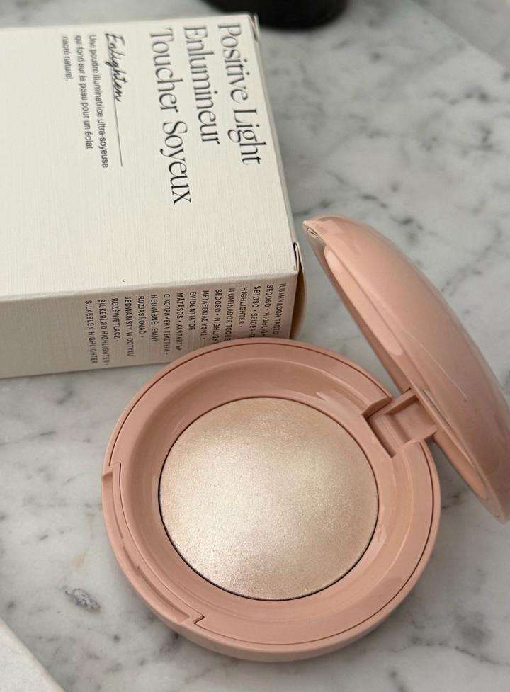 Хайлайтер Rare Beauty Positive Light Silky Touch Highlighter