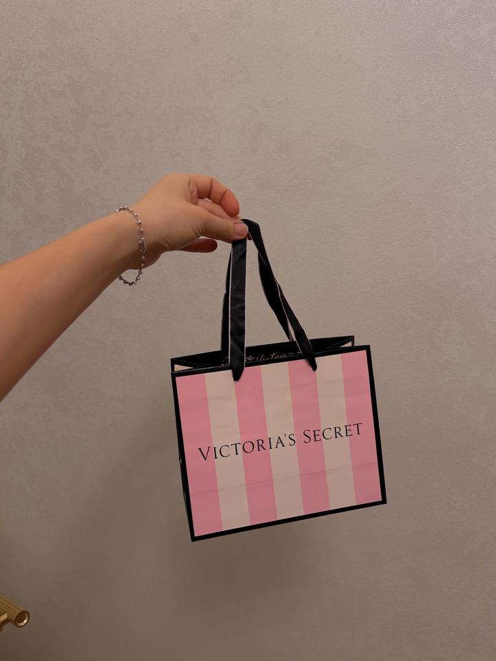 Victoria's Secret Стринги vs