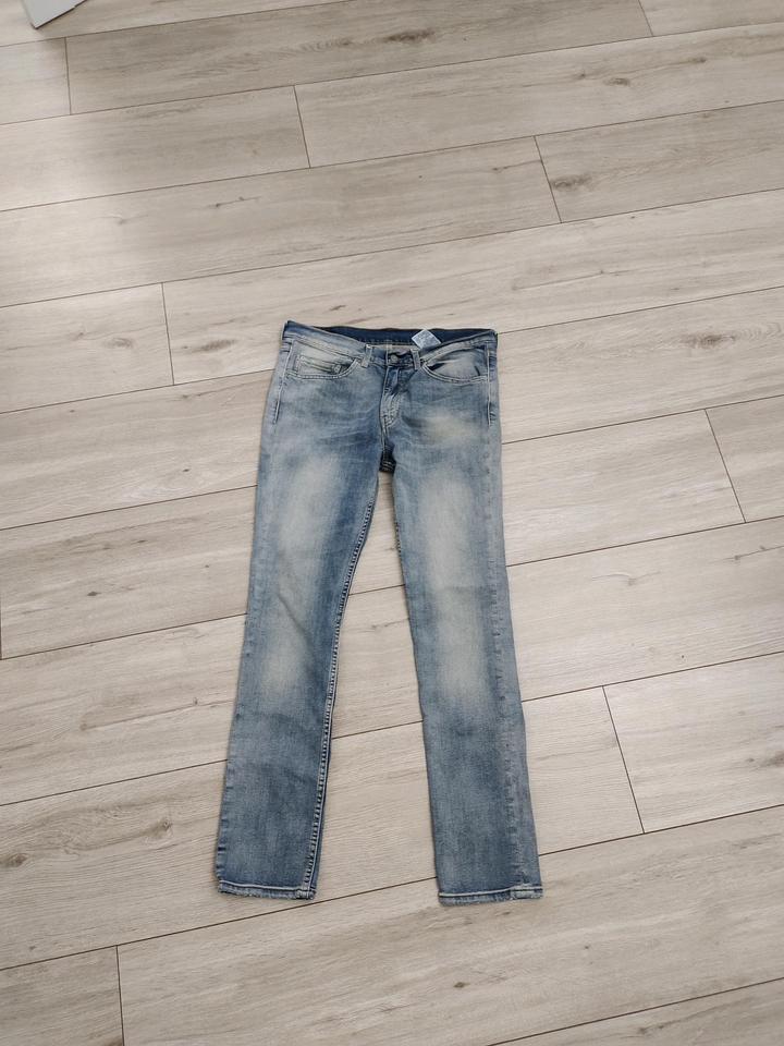 Levi's