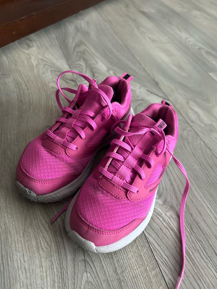 Skechers