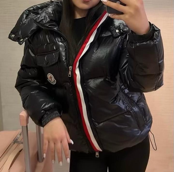Женский пуховик Moncler