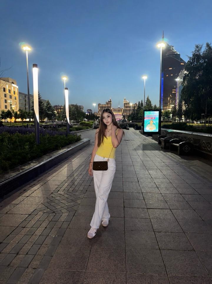 Джинсы