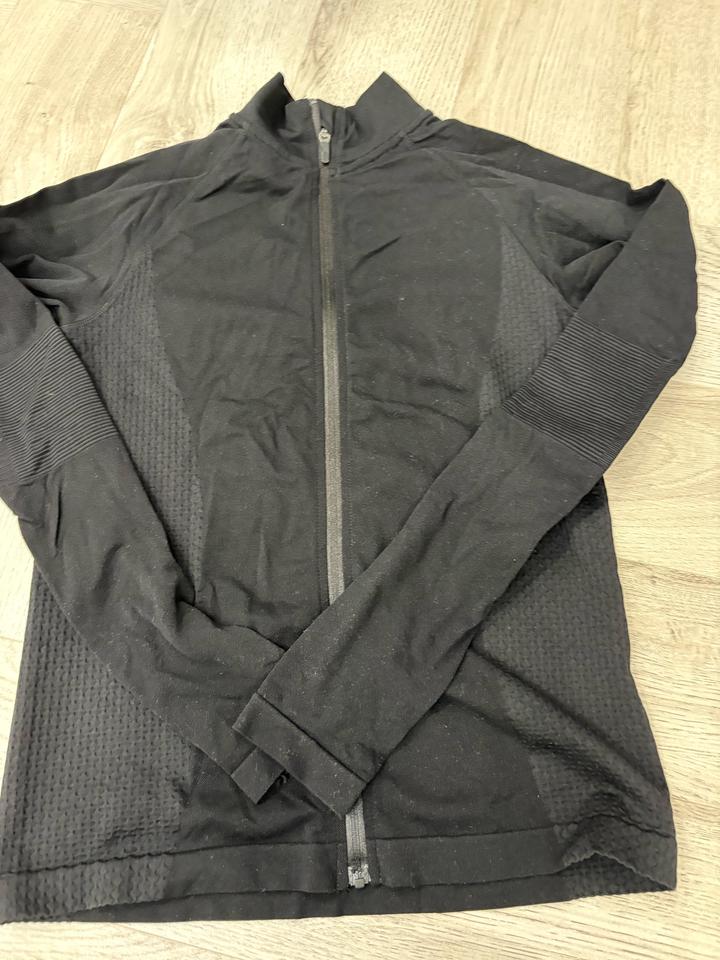 H&M Продам кофточку