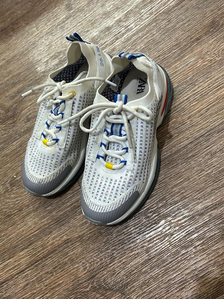 Кроссовки ZARA