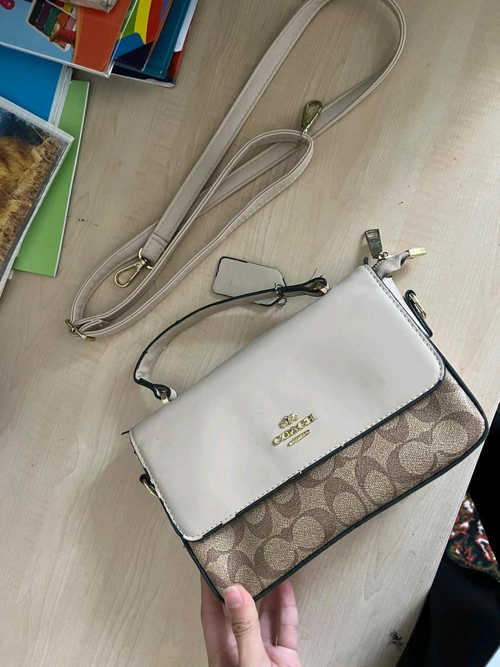 Белая сумка
