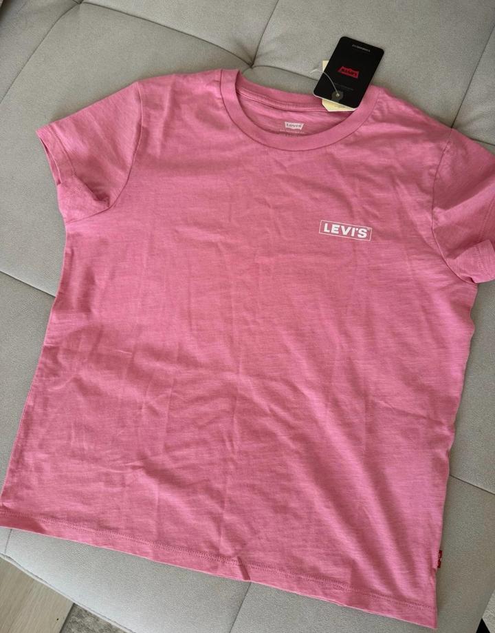 Футболка Levi's