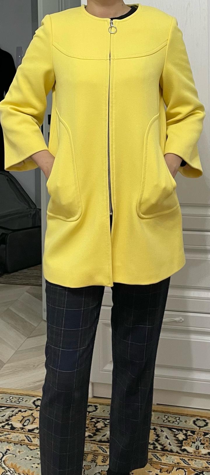 Zara Пальто