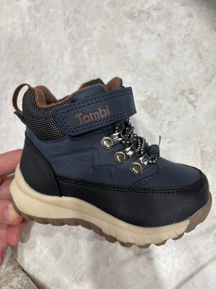 Tombi