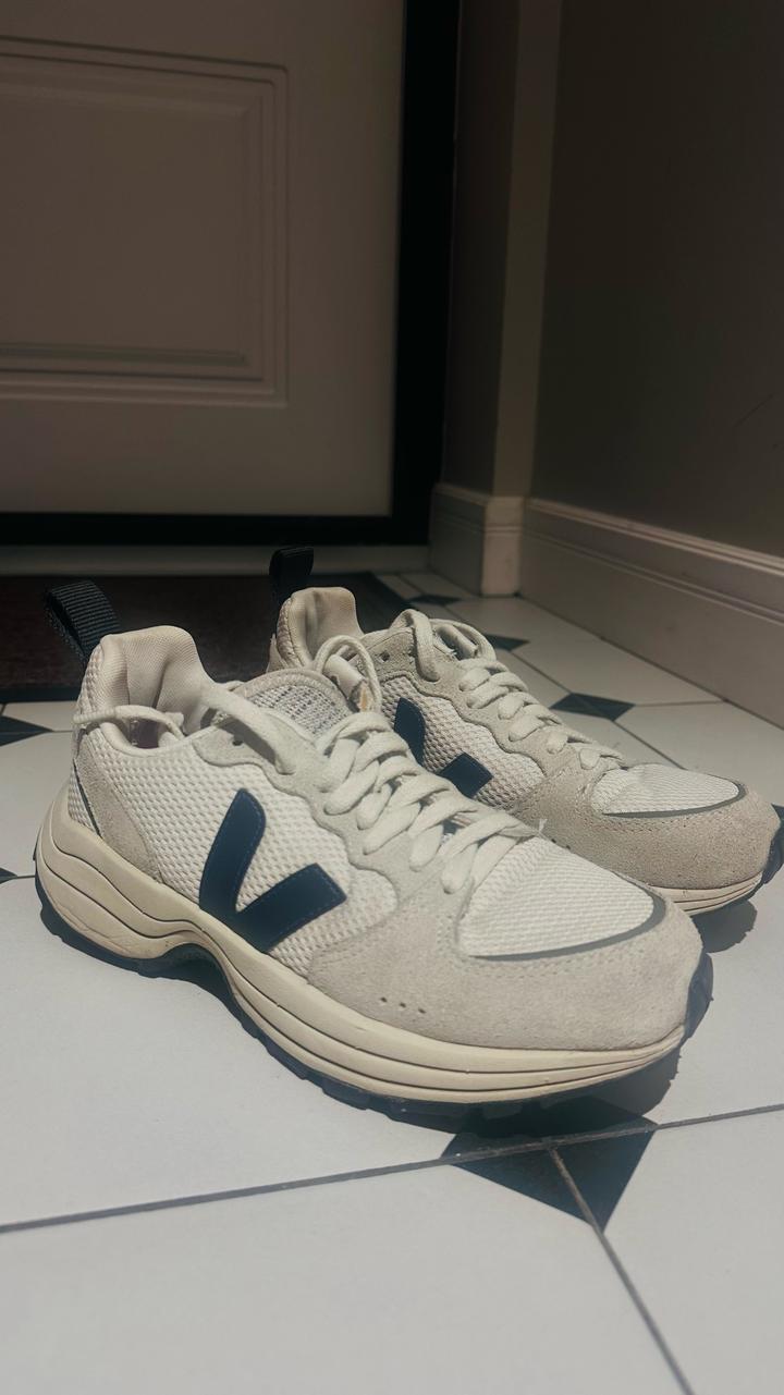 Кроссовки Veja