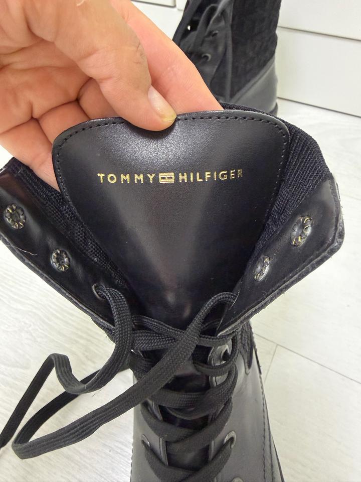 Tommy Hilfiger