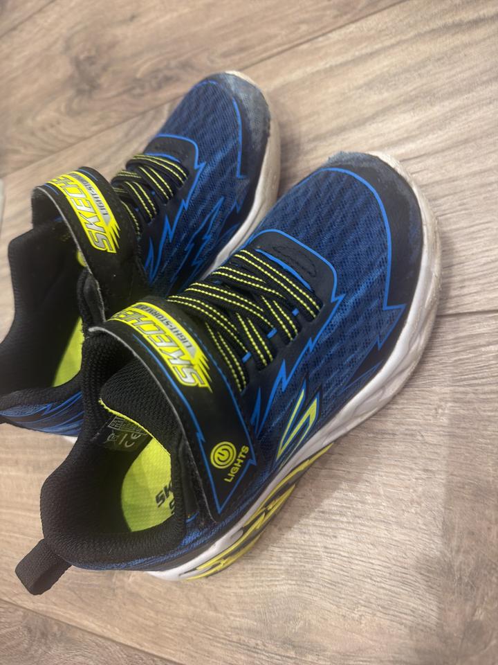 Skechers Крассовки