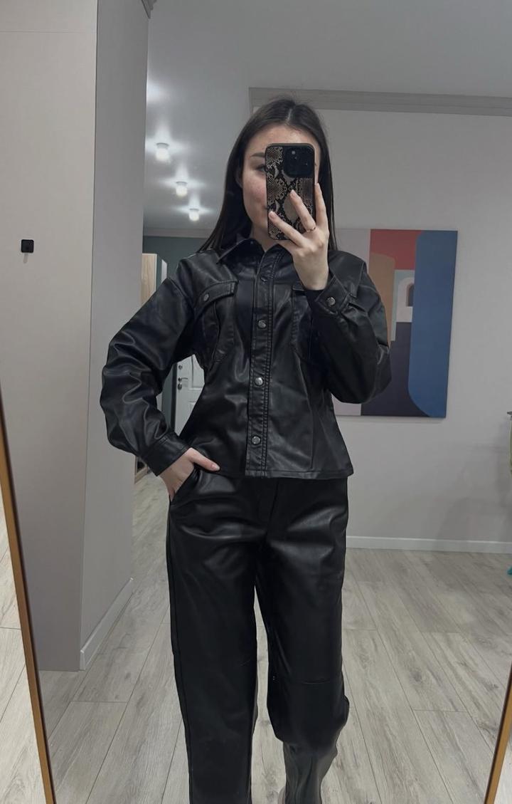 Zara Эффектный комплект из мягкой чёрной «кожи»: рубашка