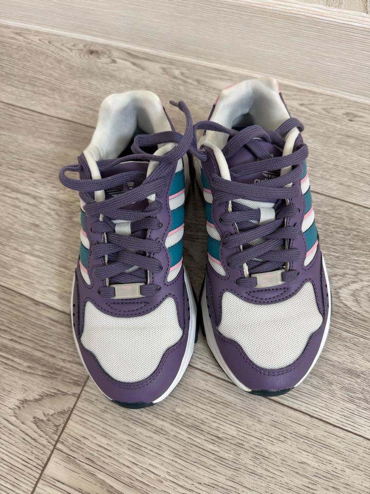Кроссовки adidas