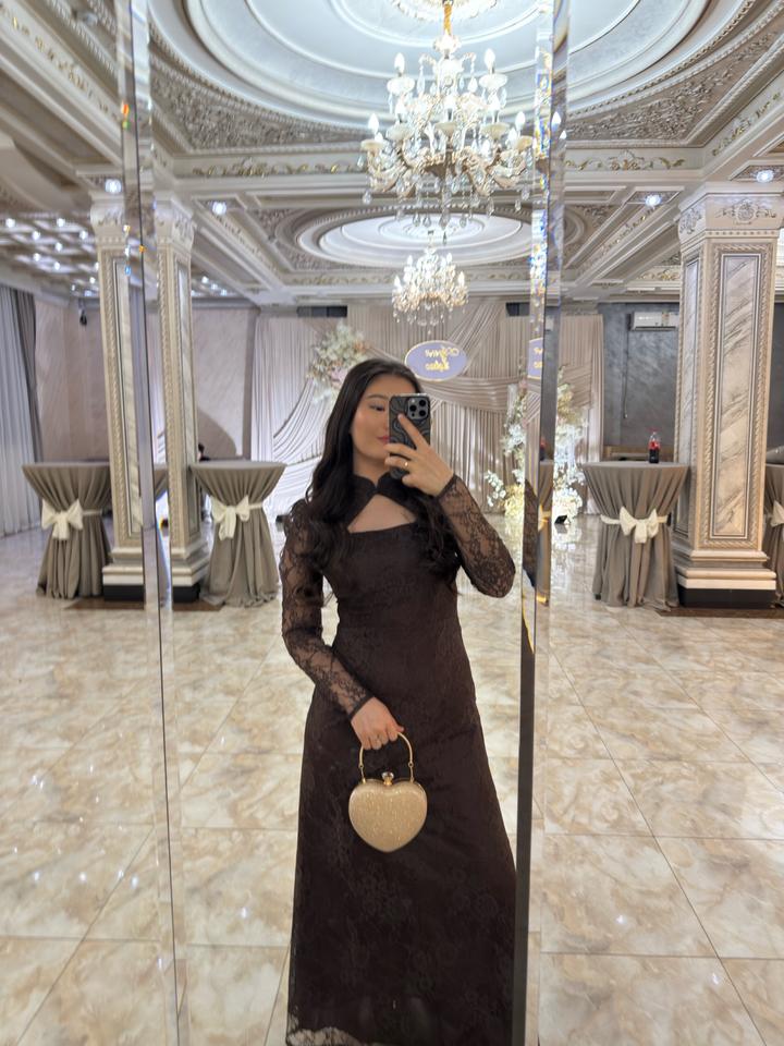 Коричневая платье