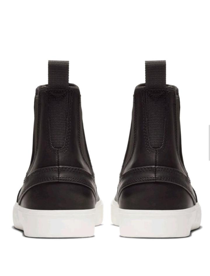 Кожаные высокие кеды-челси Nike.